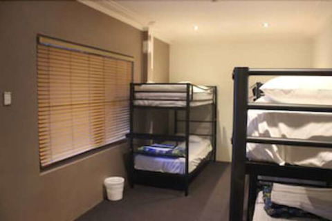 Central Backpackers - Hostel - Holiday Adelaide 4