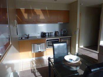 Flinders Lane Holiday Apartments - Holiday Adelaide 0