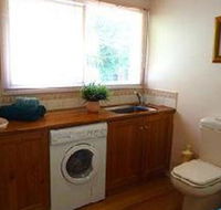 Australian Home Away at Eltham Venn Cottage - Holiday Adelaide