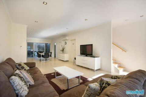 The Block Townhouses - Holiday Adelaide 0