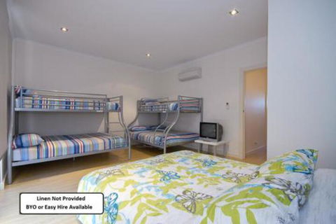 The Block Townhouses - Holiday Adelaide 2