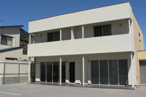 The Block Townhouses - Holiday Adelaide 3