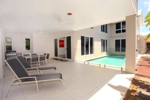 60 Beachway Parade Marcoola 500 BOND Linen Supplied - Holiday Adelaide 3