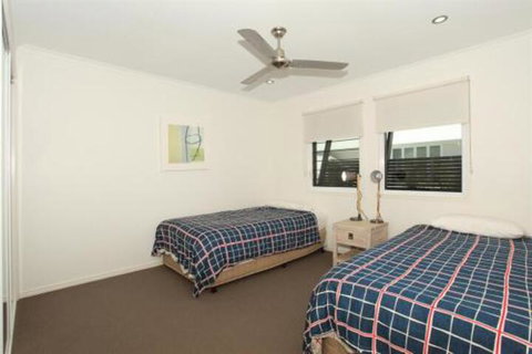 60 Beachway Parade Marcoola 500 BOND Linen Supplied - Holiday Adelaide 4