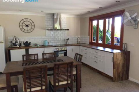 Takura Heights Modern Country Apartment With Pool Access - Holiday Adelaide 0