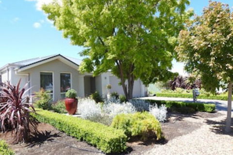 Sanctuary In The Valley - Holiday Adelaide 0