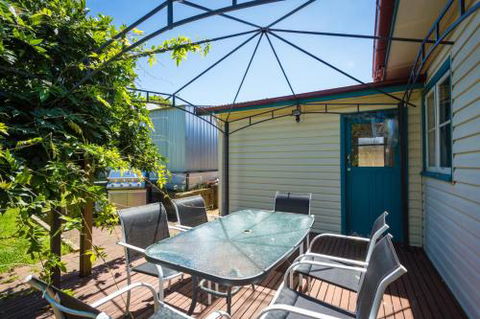 Pet Friendly Beach Cottage At Ballingalla - Holiday Adelaide 2