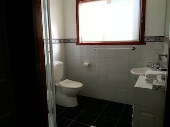 Birubi Holiday Homes - Holiday Adelaide 3