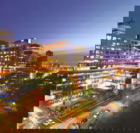 Oaks Melbourne on William Suites - Holiday Adelaide