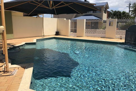 Hervey Bay Motel - Holiday Adelaide 3