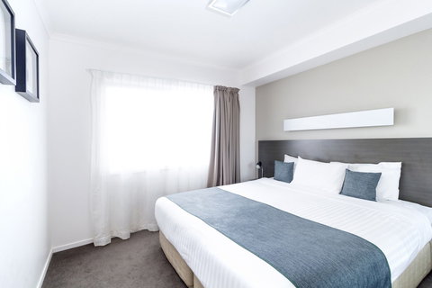 Abode Tuggeranong - Holiday Adelaide 3