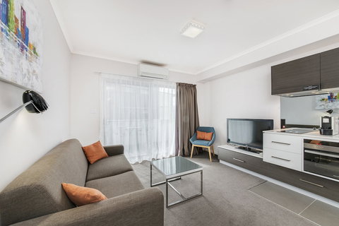 Abode Tuggeranong - Holiday Adelaide 6