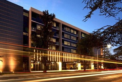 East Hotel - Holiday Adelaide 1
