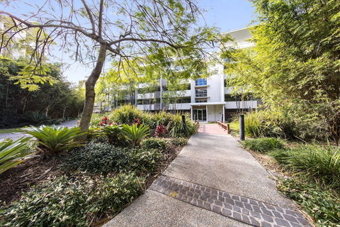 Oaks Brisbane Mews Suites - Holiday Adelaide 1