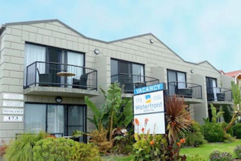 Apollo Bay Waterfront Motor Inn - Holiday Adelaide 0