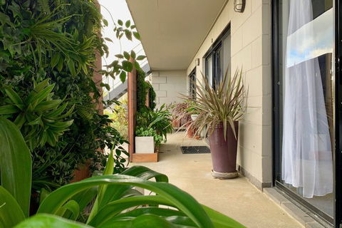 Apollo Bay Waterfront Motor Inn - Holiday Adelaide 1