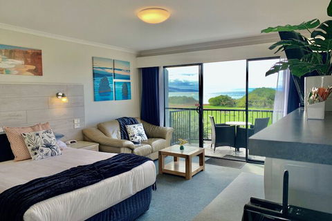 Apollo Bay Waterfront Motor Inn - Holiday Adelaide 7
