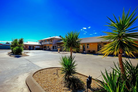 Club Motor Inn - Holiday Adelaide 1