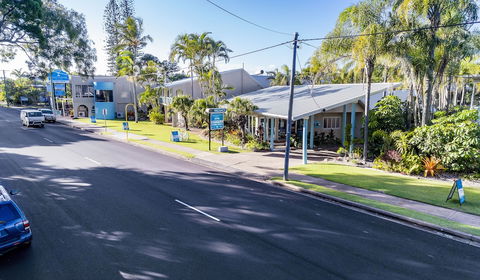 The Beach Motel Hervey Bay - Holiday Adelaide 0