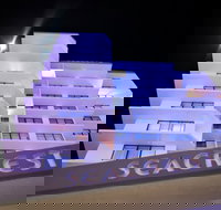 Seacrest Beachfront Holiday Apartments - Holiday Adelaide