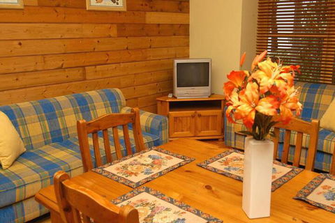 Warrnambool Holiday Accommodation - Holiday Adelaide 4