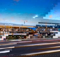 Nightcap at Sandringham Hotel - Holiday Adelaide