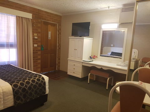 Cousins Motor Inn - Holiday Adelaide 4