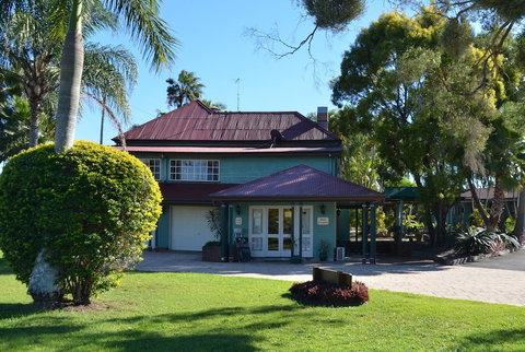 McNevins Loganholme Motel - Holiday Adelaide 2