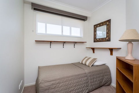Kirra Beach Apartments - Holiday Adelaide 6