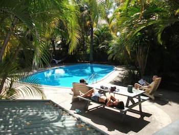 Nomads Noosa Backpackers Hostel - Holiday Adelaide 4