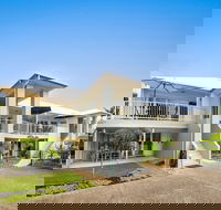 Noosa River Palms - Holiday Adelaide