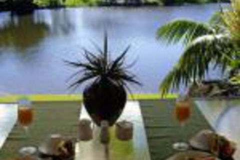 Alexander Lakeside Bed & Breakfast - Holiday Adelaide 0