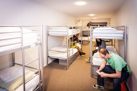 The Island Accommodation - Hostel - Holiday Adelaide 7
