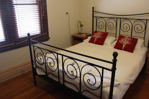 Burwood Bed And Breakfast - Holiday Adelaide 3