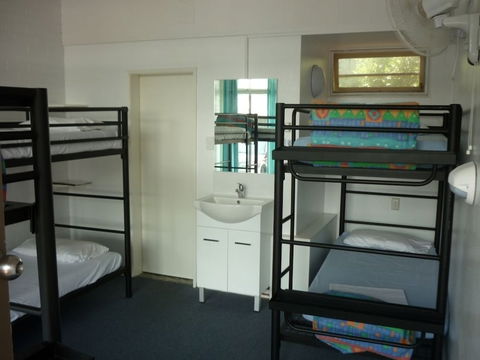 Hoey Moey Backpackers - Hostel - Holiday Adelaide 3