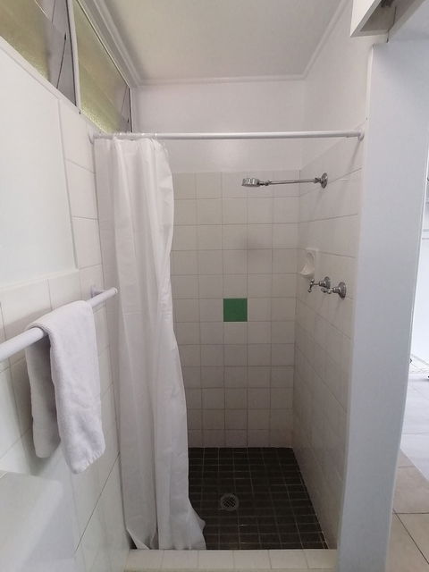 Hoey Moey Backpackers - Hostel - Holiday Adelaide 2