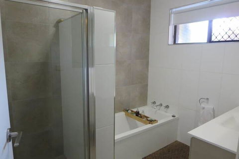 Coffs Harbour Holiday Apartments - Holiday Adelaide 6