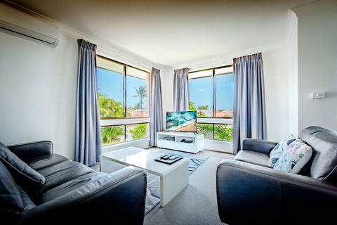 Coffs Harbour Holiday Apartments - Holiday Adelaide 3