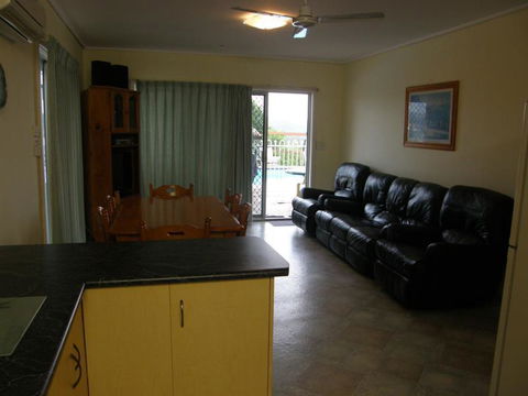 Ambience Holiday Apartments - Holiday Adelaide 6