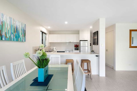 Unit 01 The Noosa Apartments - Holiday Adelaide 3