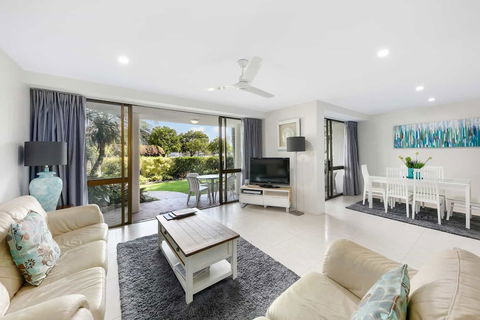 Unit 01 The Noosa Apartments - Holiday Adelaide 2