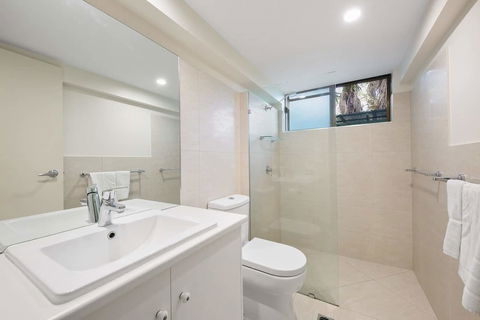 Unit 01 The Noosa Apartments - Holiday Adelaide 1
