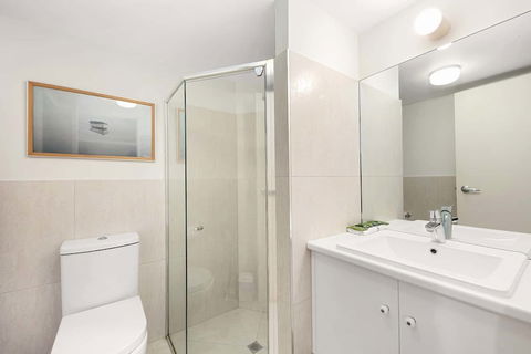 Unit 01 The Noosa Apartments - Holiday Adelaide 4