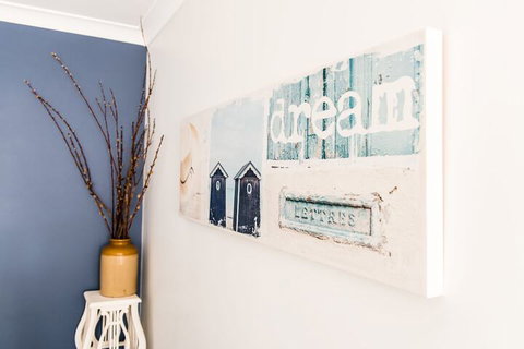 Anne's Waterfront Haven B&B - Holiday Adelaide 3