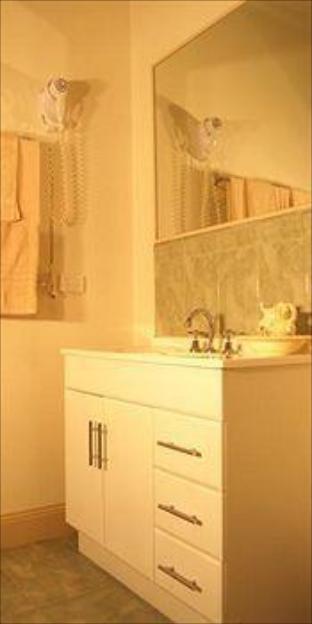 The Keepers Cottages - Holiday Adelaide 4