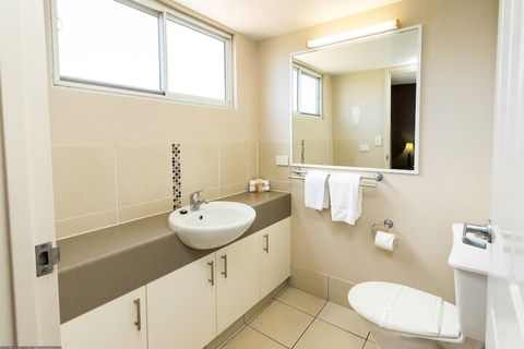 White Crest Apartments - Holiday Adelaide 7