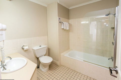 White Crest Apartments - Holiday Adelaide 6