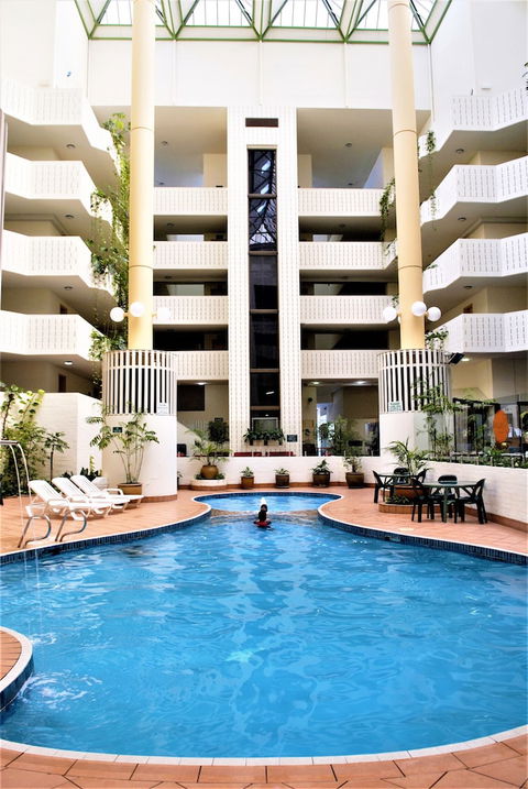 Atrium Resort Hotel - Holiday Adelaide 1