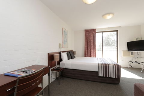 Atrium Resort Hotel - Holiday Adelaide 3