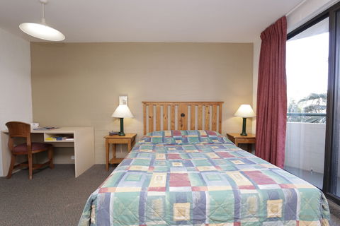 Atrium Resort Hotel - Holiday Adelaide 6